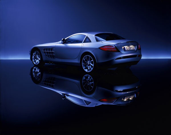 Mercedes-Benz_SLR_McLaren_3.jpg